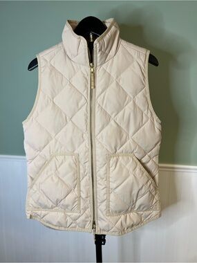 Like New- J. Crew Sleeveless Quilted Down Excursion Vest in Bisque Beige Size XS